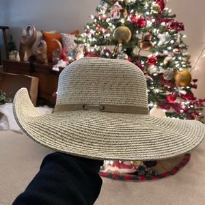 Floppy Hat :NWT
